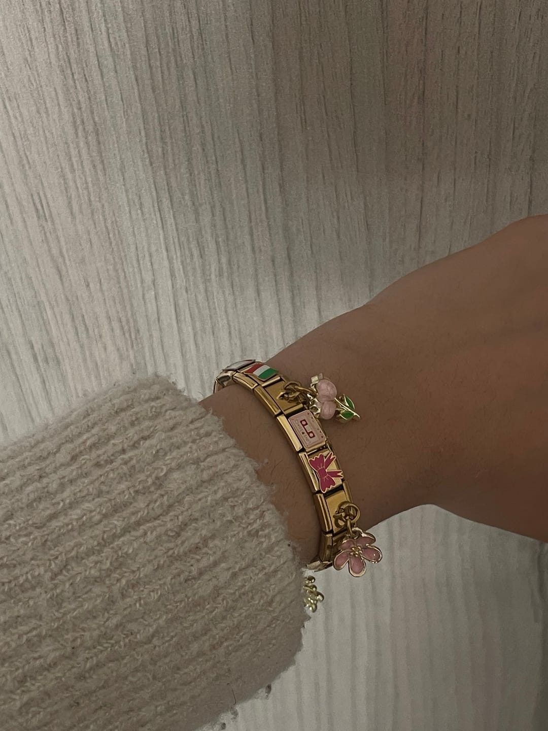 Customer photo review of Charm Huella