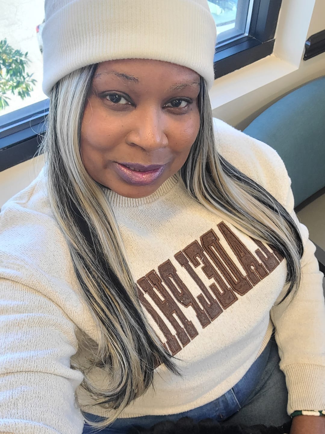 Customer photo review of Chade Magic Lace HD Lace Front Wig - MHH06 HEART HAIRLINE 06
