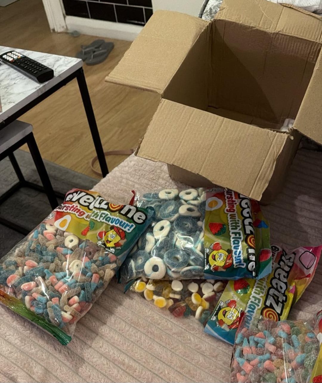 Customer photo review of 4KG for £20 Halal Sweets (4x1KG)
