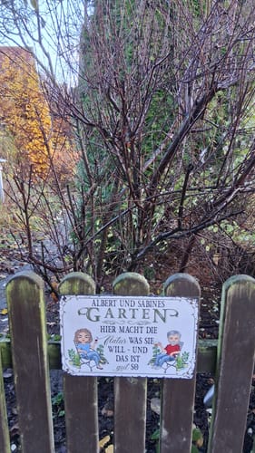 Customer photo review of Personalisiertes Gartenschild mit Name und Wunschtext