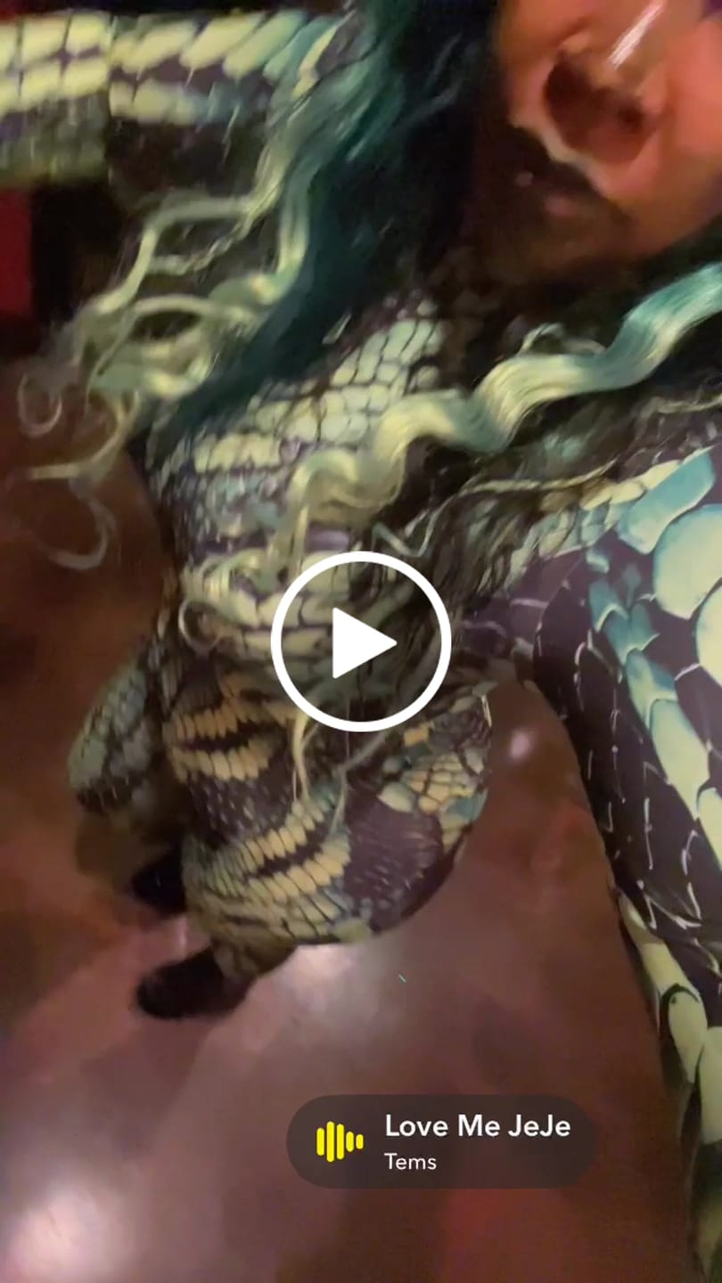 Customer video review of Electric Viper Costume