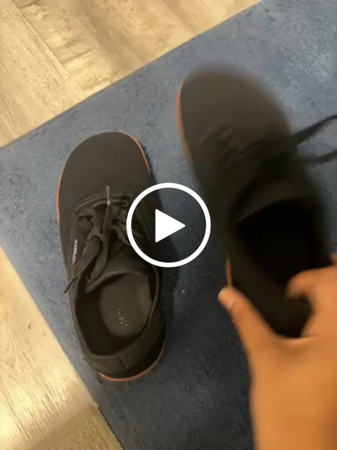 Customer video review of Yarrow - Barefoot Shoes