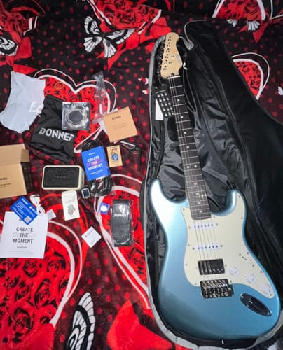 Customer photo review of Donner DST-152 Kit de Guitarra Eléctrica ST