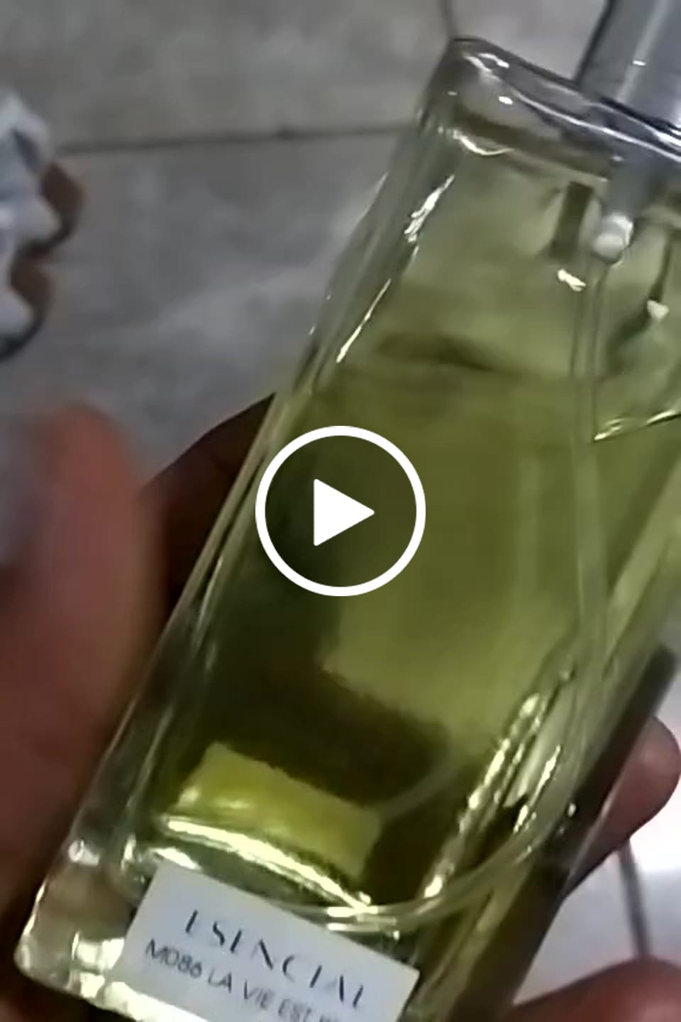 Customer video review of M086 Inspirado en: La Vie Est Belle - Lancome