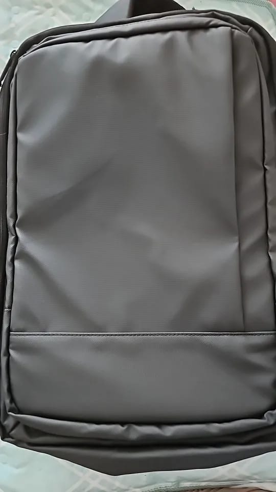Customer photo review of Mochila de Trabalho Masculina