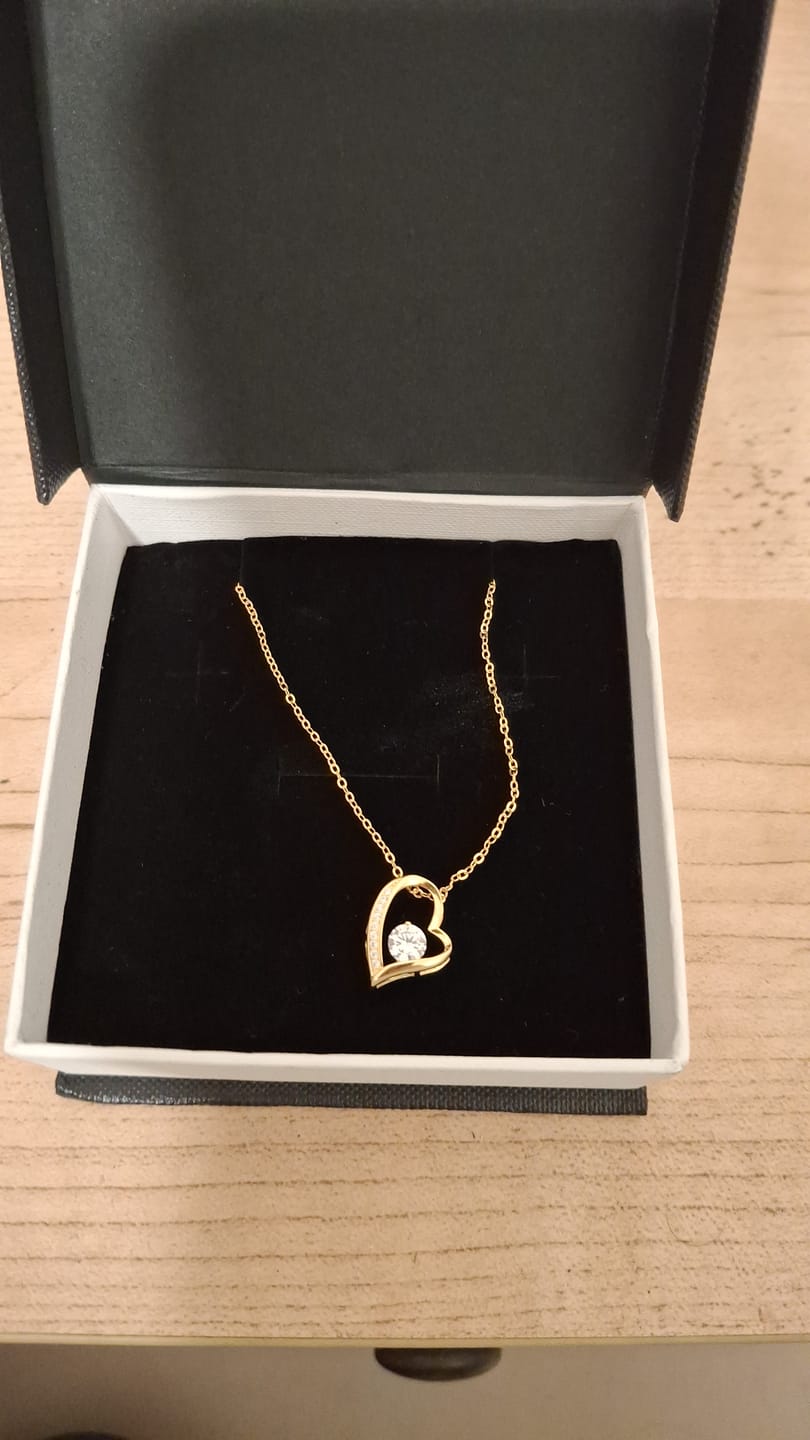Customer photo review of מתנה לאישה - שרשרת לאישה עם ברכה והקדשה מרגשת