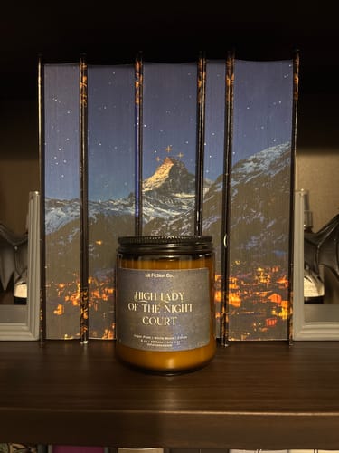 Customer photo review of High Lady | Sarah J Maas | ACOTAR Candle