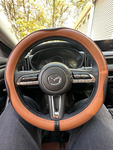 Customer photo review of Car Steering Wheel Cover, Custom Logo For Your Cars, Anti-Slip, Safety, Soft, Breathable, Heavy Duty, Thick, Full Surround, Sports Style, With Logo Car Accessories WQ18990
