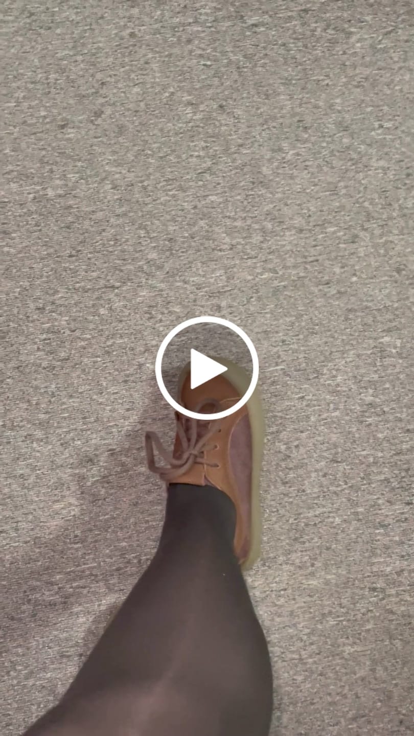 Customer video review of Women Vintage Spring Genuine Leather Strap Flat Shoes
