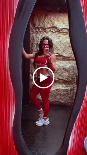 Customer video review of Pchee Cherry and White V-Waist Scrunch Butt Leggings