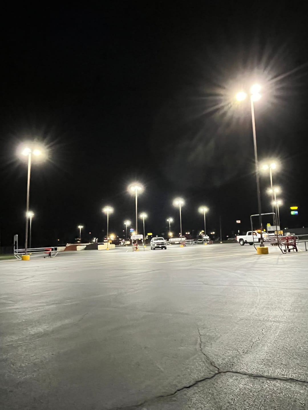 Customer photo review of LED Pole Lights Outdoor 300W/240W/200W Wattage Adjustable, 5700K, 133 LM/W, Universal Mount (Adjustable Slip Fitter + Wall Mount), Bronze, IP65 Waterproof, AC120-277V, LED Parking Lot Lights - Commercial Area Street Security Lights