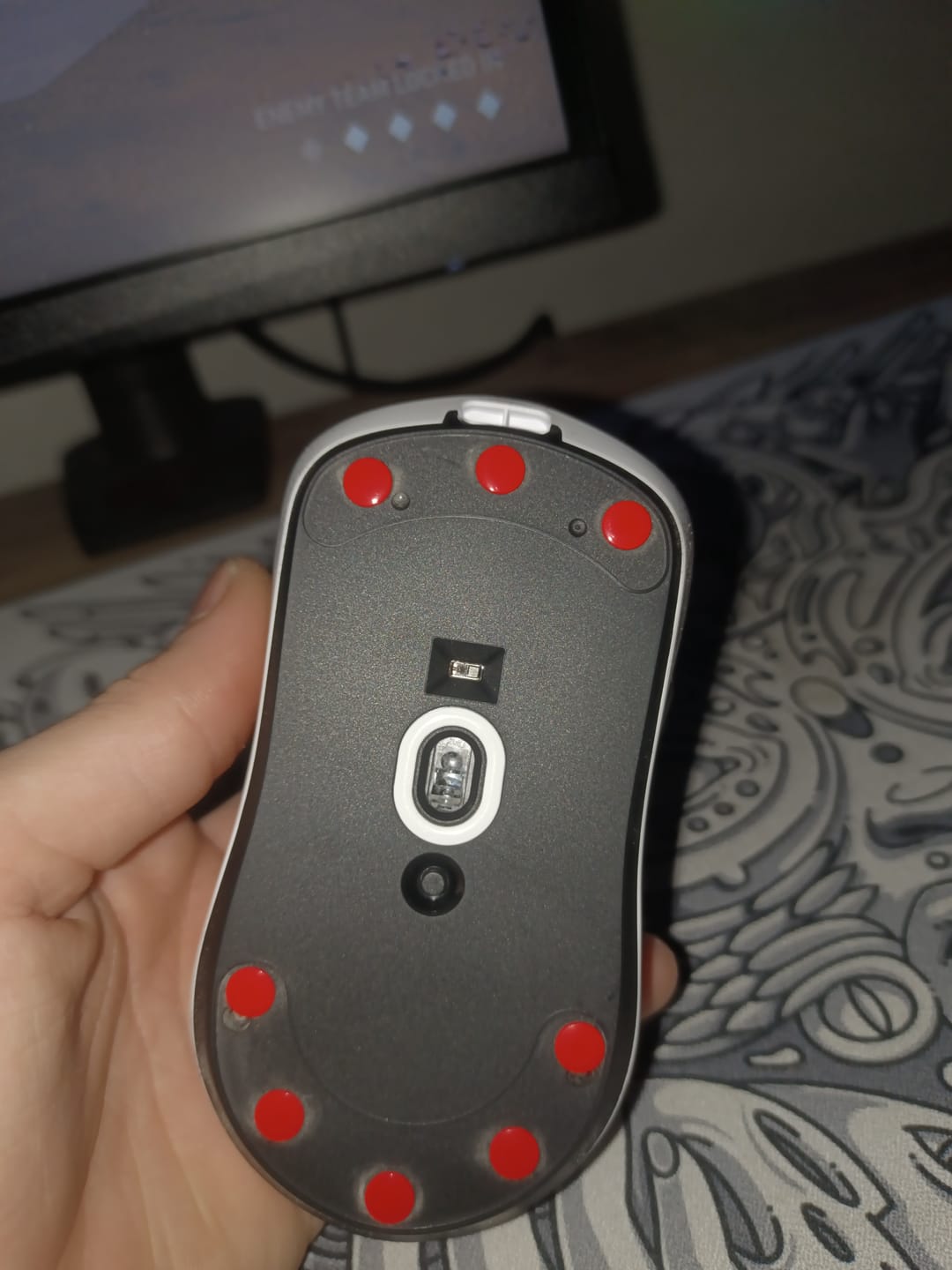 Customer photo review of X-Raypad Obsidian Mouse Skates
