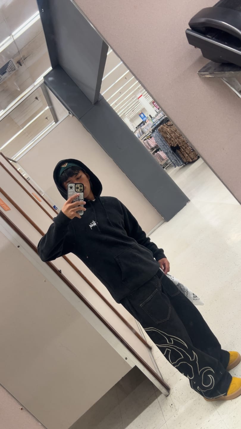 Customer photo review of Aelfric Eden Baggy Barrel Embroidery Jeans