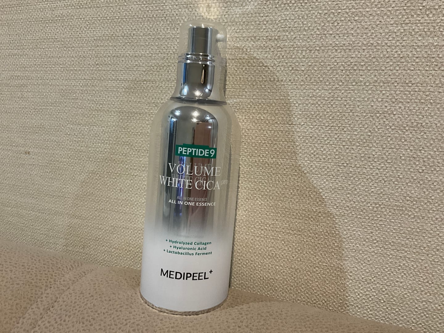 Customer photo review of Izgaismojoša skābekļa esence ar Gotu Kola Medi-Peel Peptide 9 Volume White Cica Essence Pro