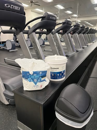 Customer photo review of 950ct 8x6" (1 roll / 950 Wipes) -  SAMPLE