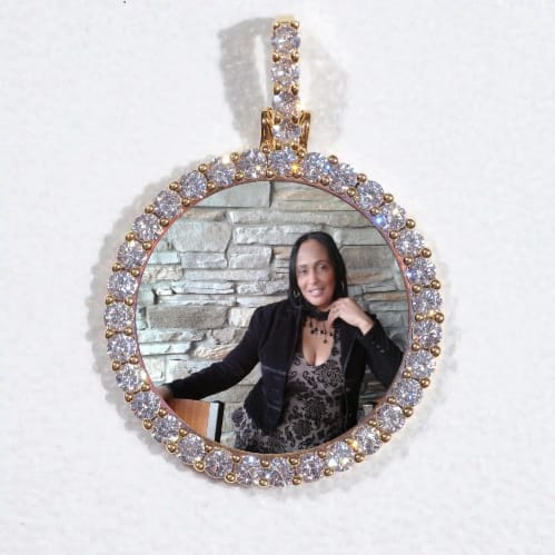 Customer photo review of 3D SPINNING 2-FACED CUSTOM PICTURE ROUND  PENDANT - 42mm