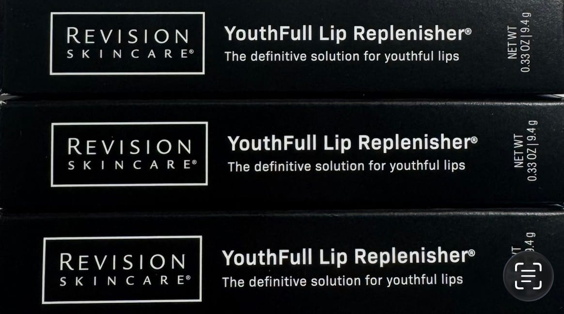 Customer photo review of REVISION ユースフルリップ（YouthFull Lip Replenisher™）