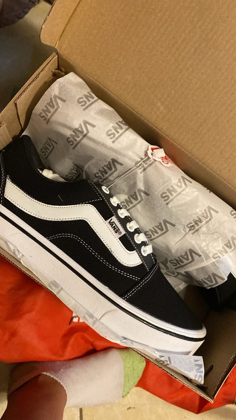 Customer photo review of Tenis 175 Choclo Negro Blanco