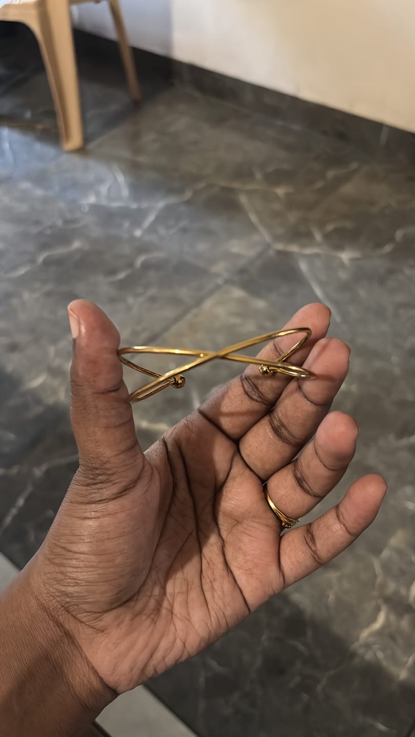 Customer photo review of Golden Crossover Kada Bracelet