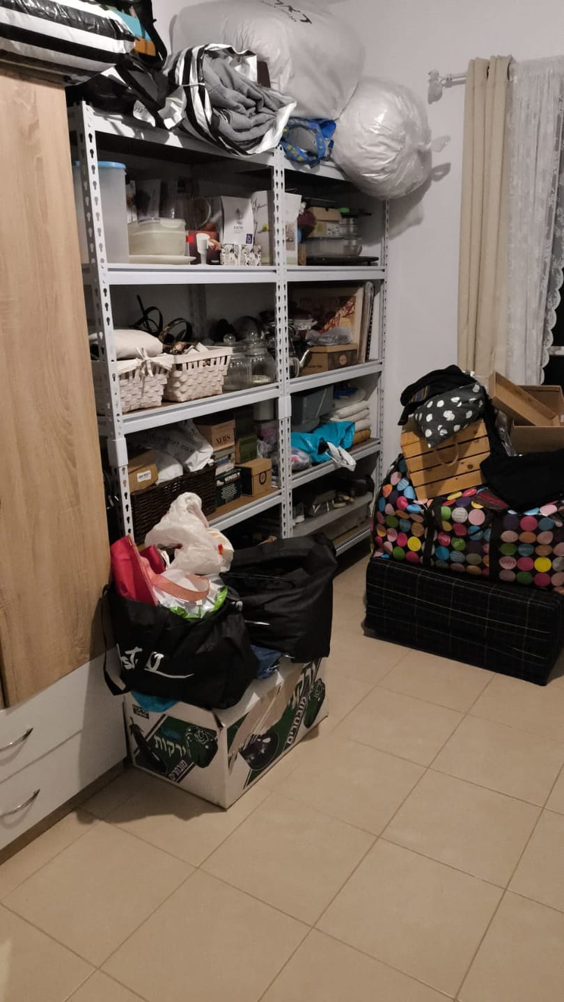 Customer photo review of כוננית מתכת פרמיום 5 מדפים מודולריים גובה 1.8 מטר