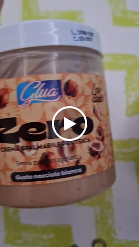 Customer video review of Crema proteica gusto nocciola e cacao