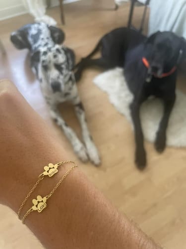 Customer photo review of Personalizovaný náramek s tlapkou a jménem