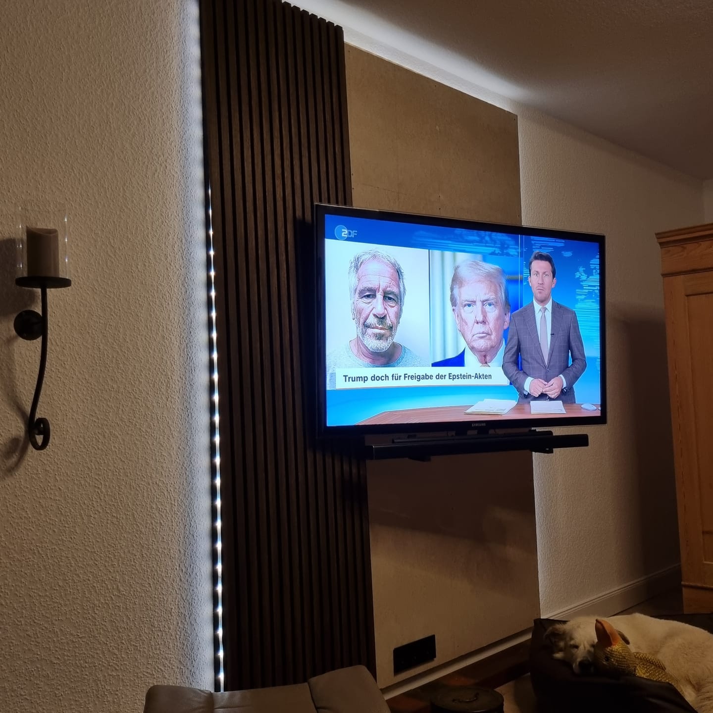 Customer photo review of Akustikpaneele Eiche Geräuchert - Farbmuster - Dreiseitig