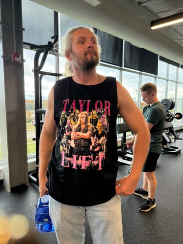 Customer photo review of Taylor Lift Cut-Off