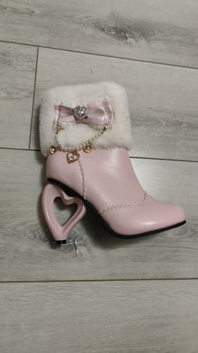 Customer photo review of Original heart-shaped high-heeled boots