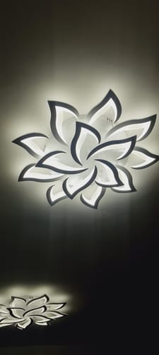 Customer photo review of Lustra LED NARCISSE GIGANT Telecomanda Echivalent 1200W
