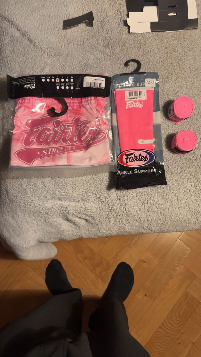 Customer photo review of Fairtex AS1 Ankle Supports Pink-White