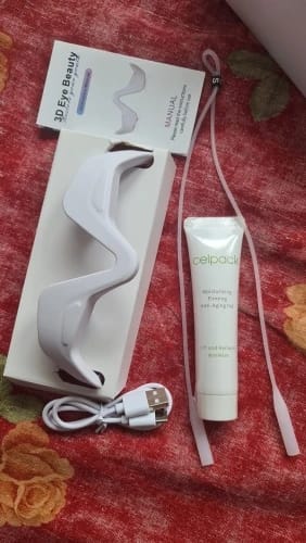 Customer photo review of Red Light Eye Massager for Puffines Reduction and Fatigue Relief