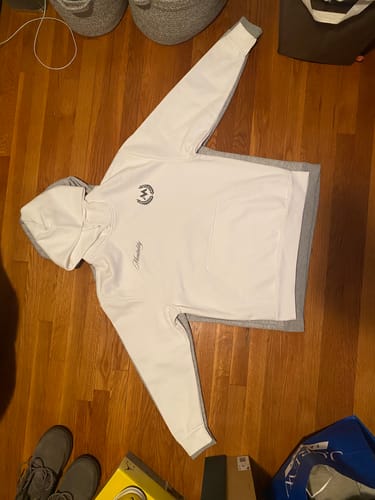 Customer photo review of ST.MICHAEL HOODIE - WHITE