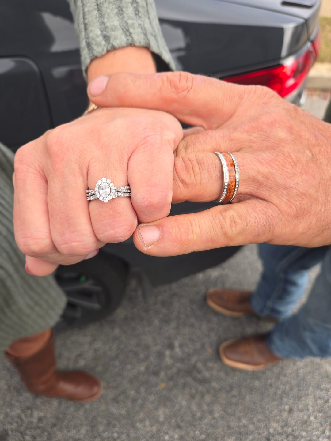 Customer photo review of 8mm - Mens Titanium Wedding Band W/ Koa wood and diamonds