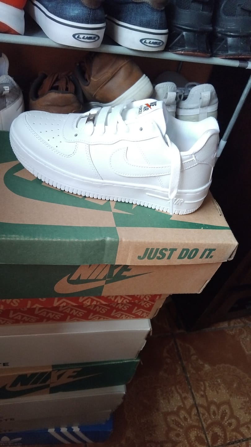 Customer photo review of Tenis 270 Blanco Total