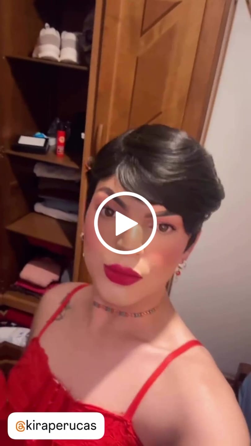 Customer video review of Peruca Esther Castanho Escuro Curta Franja (Premium)