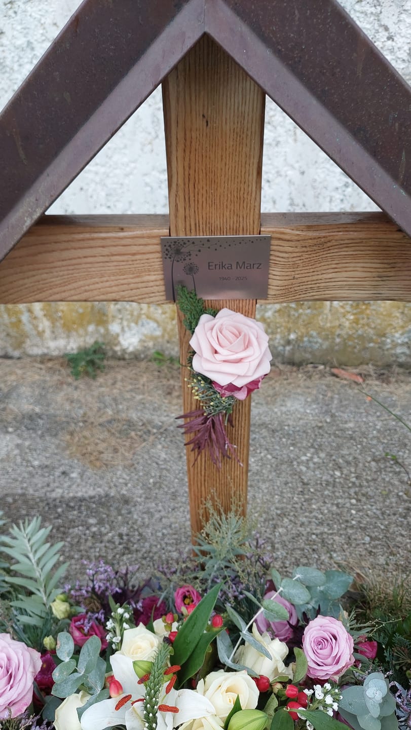 Customer photo review of V2A Edelstahlschild in verschiedenen Größen, individuell personalisierbar.