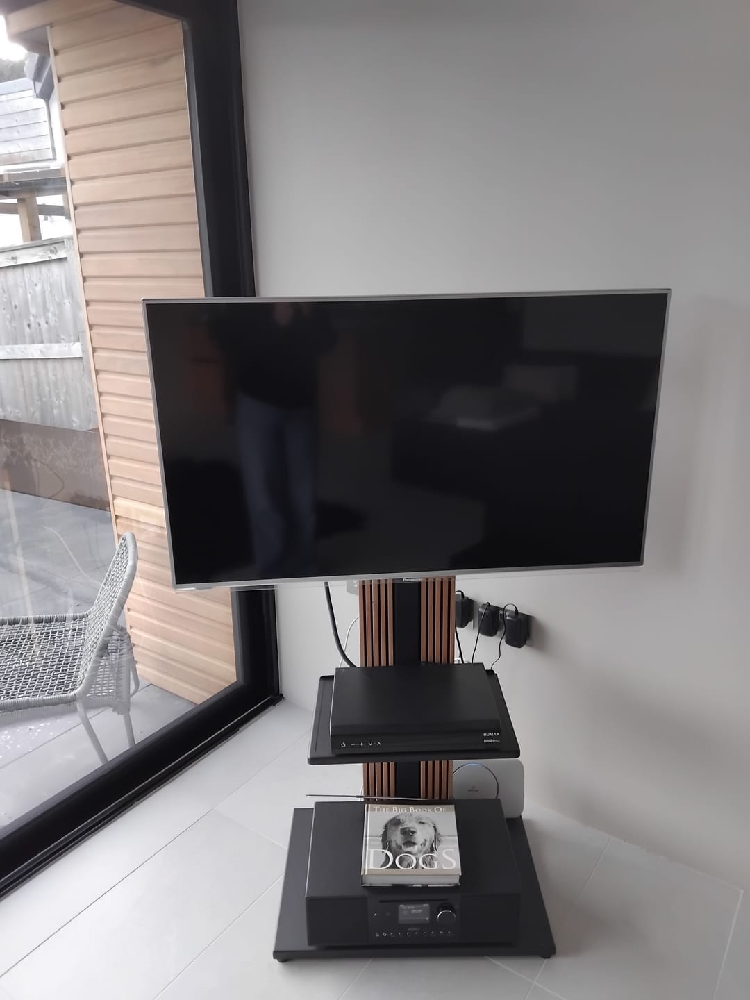 Customer photo review of ZEN FT65 Floor TV Stand