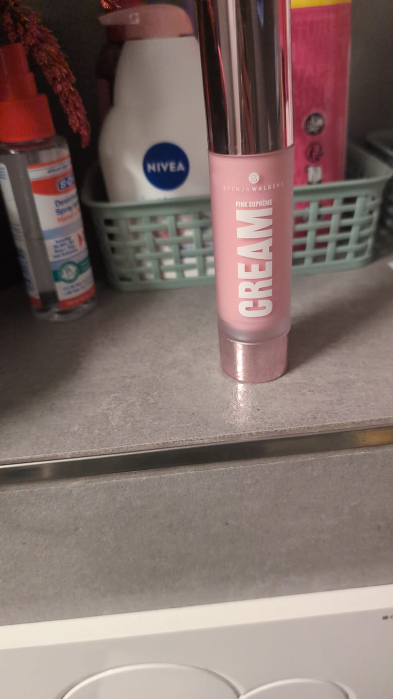 Customer photo review of Pink Suprême Cream