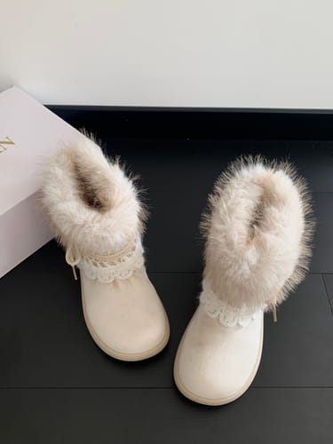 Customer photo review of Lace-Lined Snow Boots