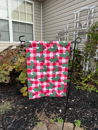 Customer photo review of Subtle FDT Christmas Holly Garden Flag
