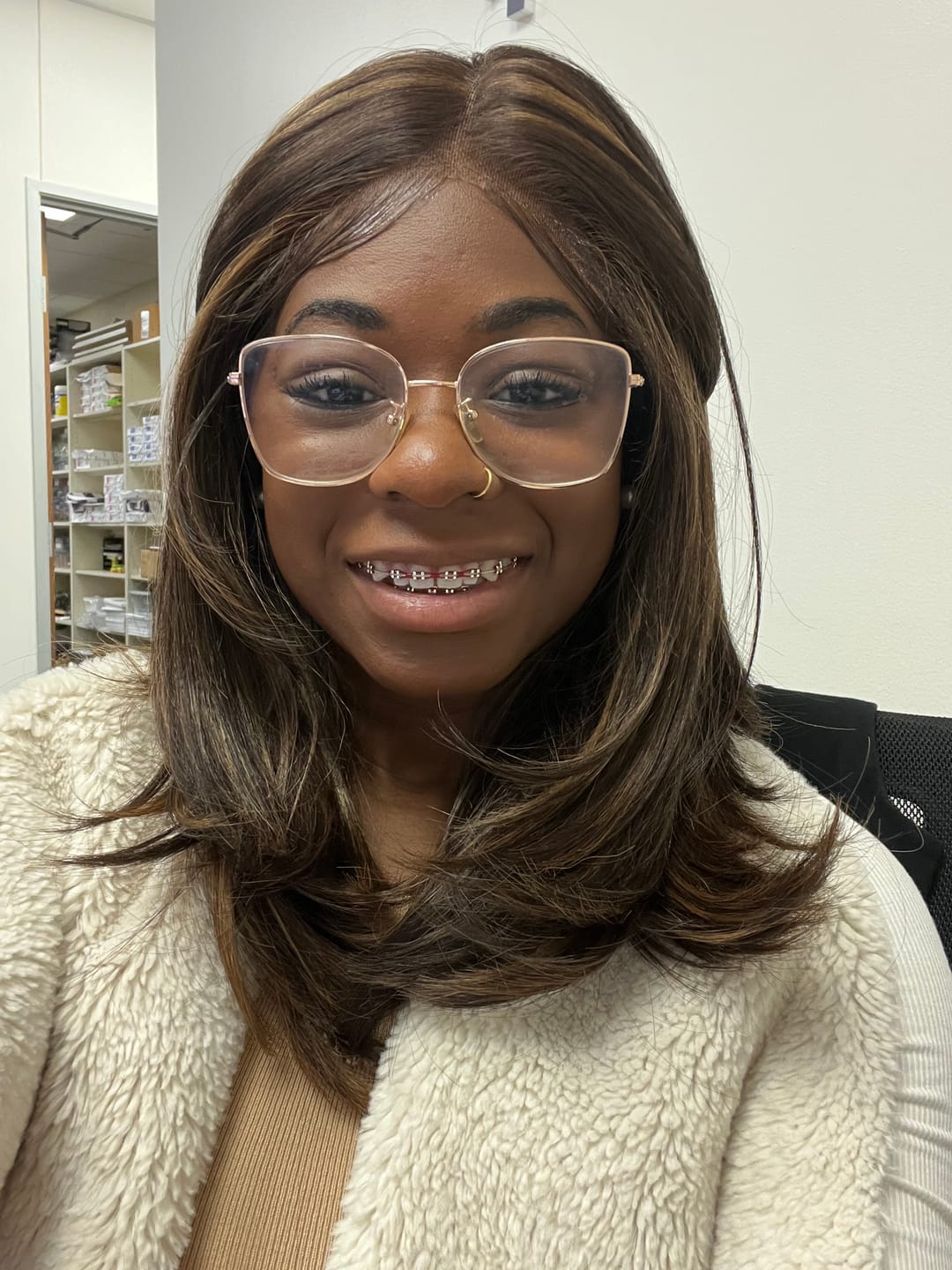 Customer photo review of Shake N Go Snatched Glueless HD Lace Front Wig - ELYSIA
