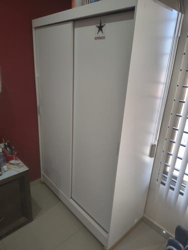 Customer photo review of Clóset Soltero Luke 2 Puertas Corredizas