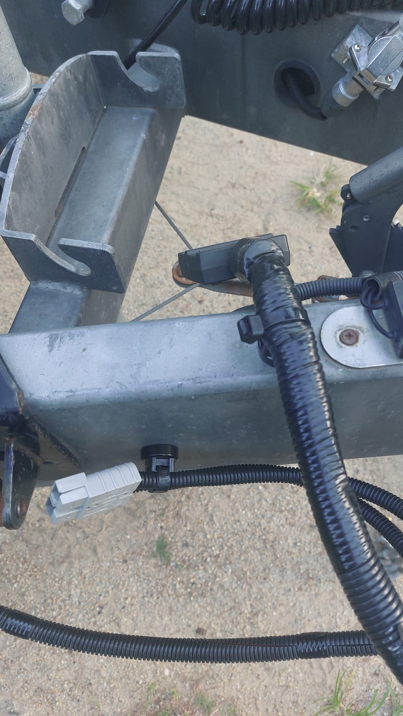 Customer photo review of ZBAD1 - Magnet Cable Tie Holders