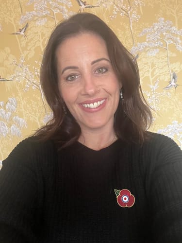 Charlotte review of Poppy Pin Badge RAF Roundel image 1 out of 1