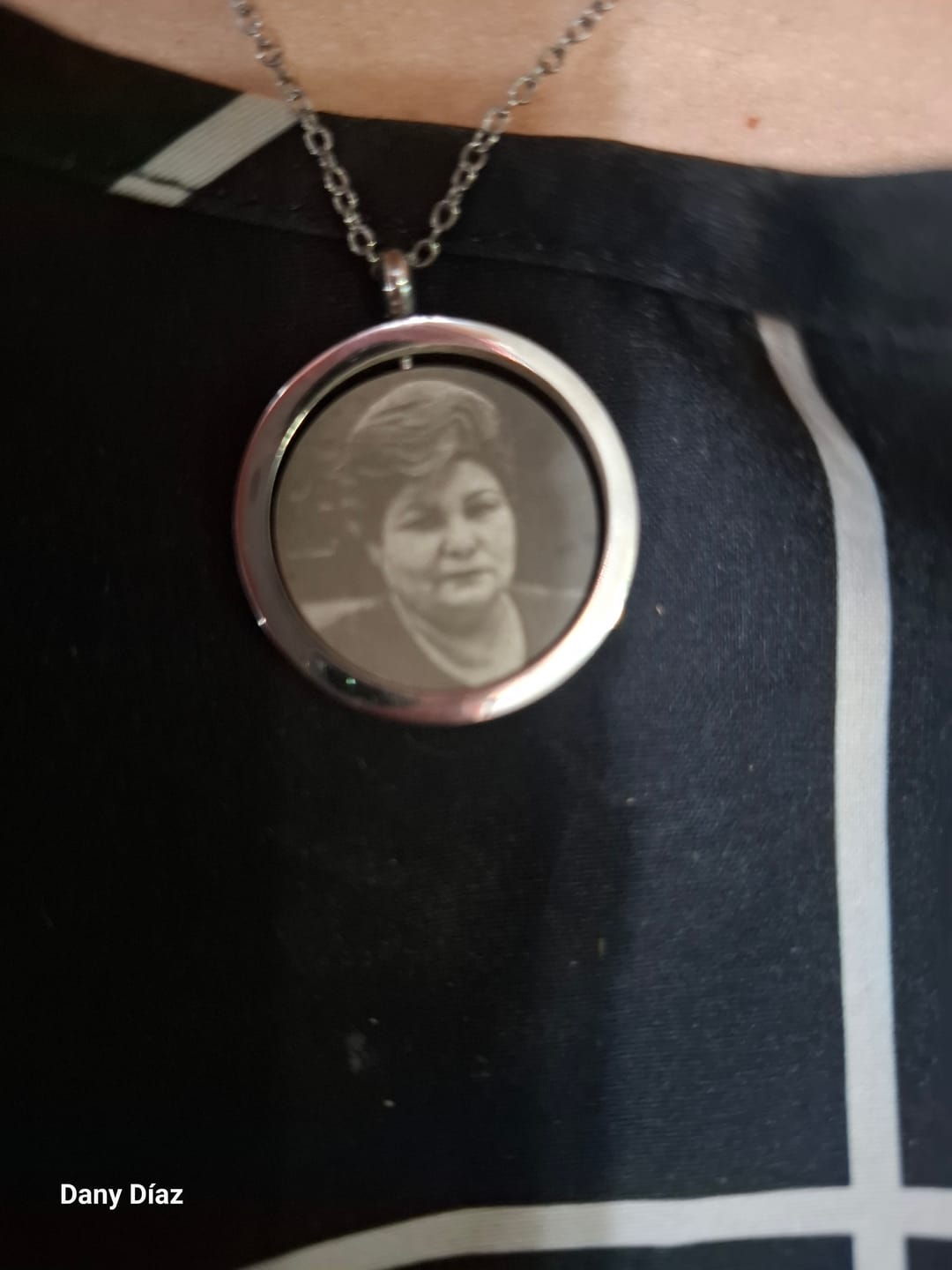Customer photo review of Collar Memory  Personalizado