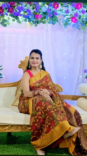Customer photo review of Brown Casual Wear Floral Printed Cotton Silk Saree With Jacquard Border