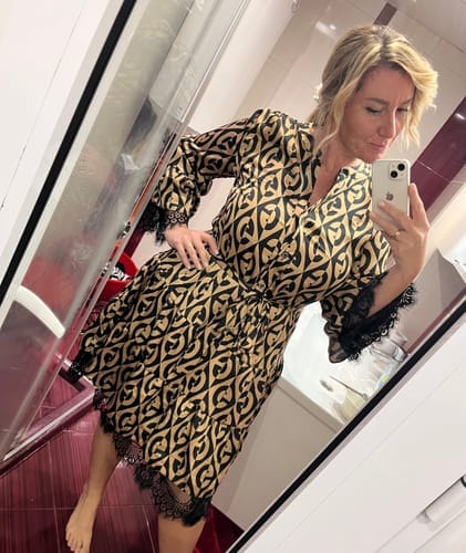 Customer photo review of Knee-length dress with mesh