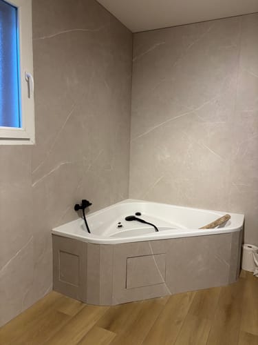Customer photo review of Panneau Mural Salle de bain SPC Marbre Beige Mat – Étanche