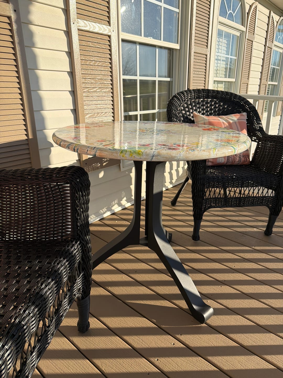 Customer photo review of Table Base 213S Wishbone 28" H for Round Dining Tabletop